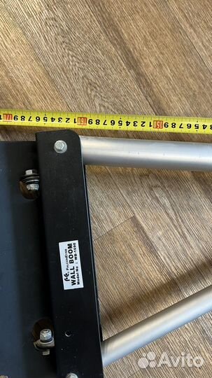 Журавль настенный