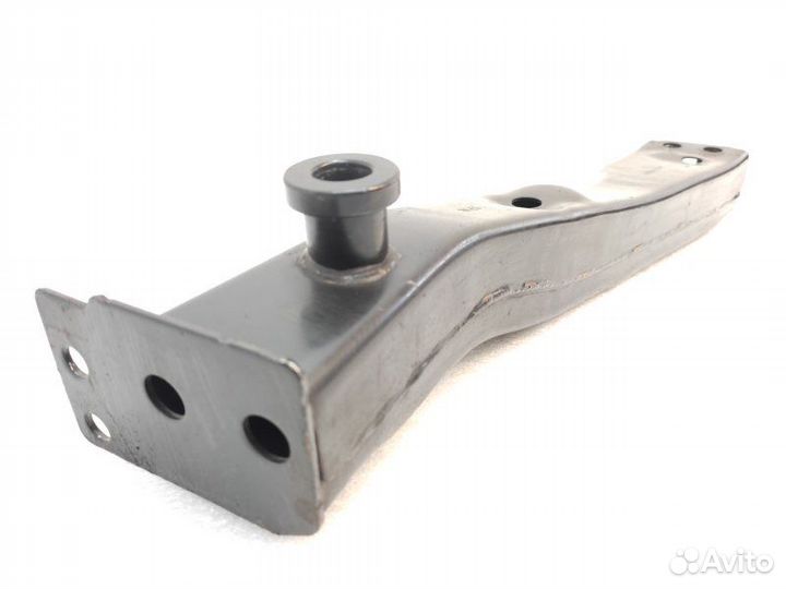 Балка под радиатор передняя правая Nissan Qashqai