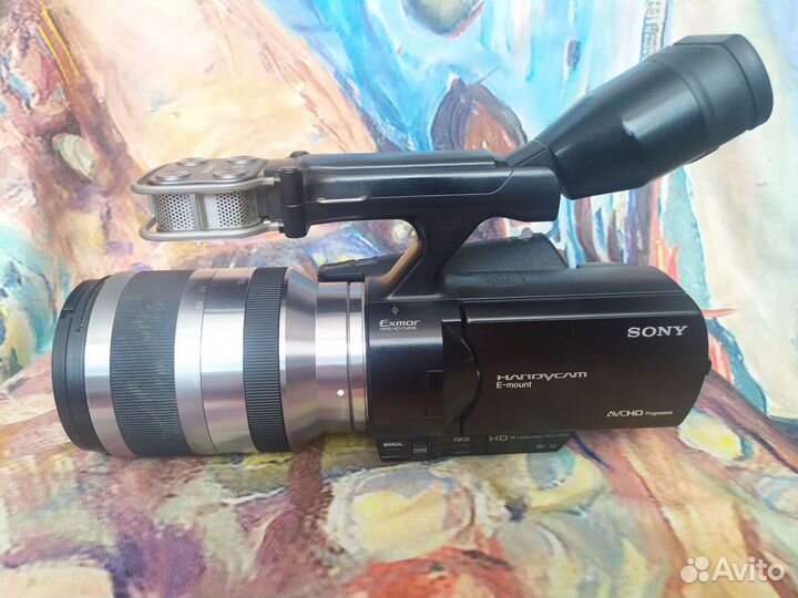 Видеокамера Sony NEX-VG20E