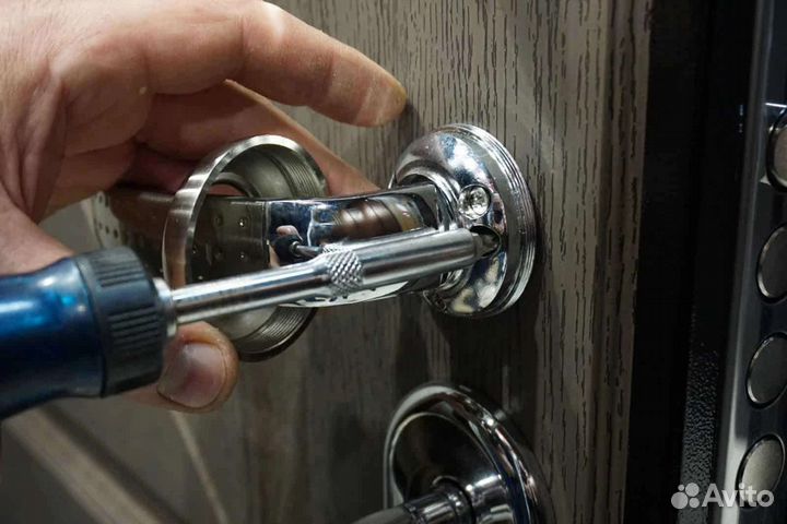 Вскрытие замков дверных автомобильных сейфов