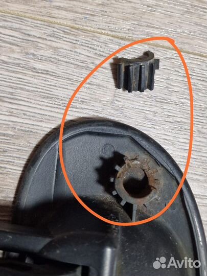 Ручка наружная задняя левая Mitsubishi Carisma DA