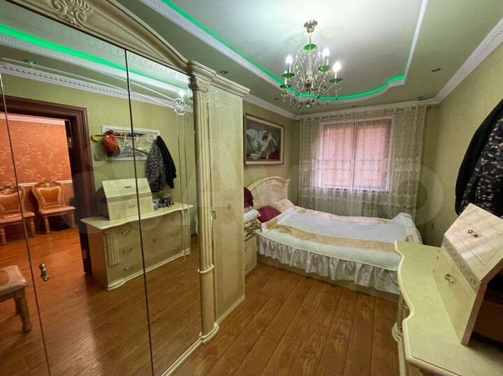 3-к. квартира, 80 м², 2/5 эт.