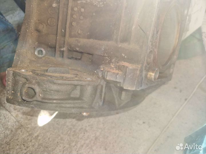 Блок цилиндров mercedes 272 r272 010 35 05