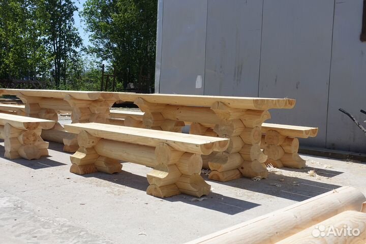 Сруб стола с лавками из бревна на дачу