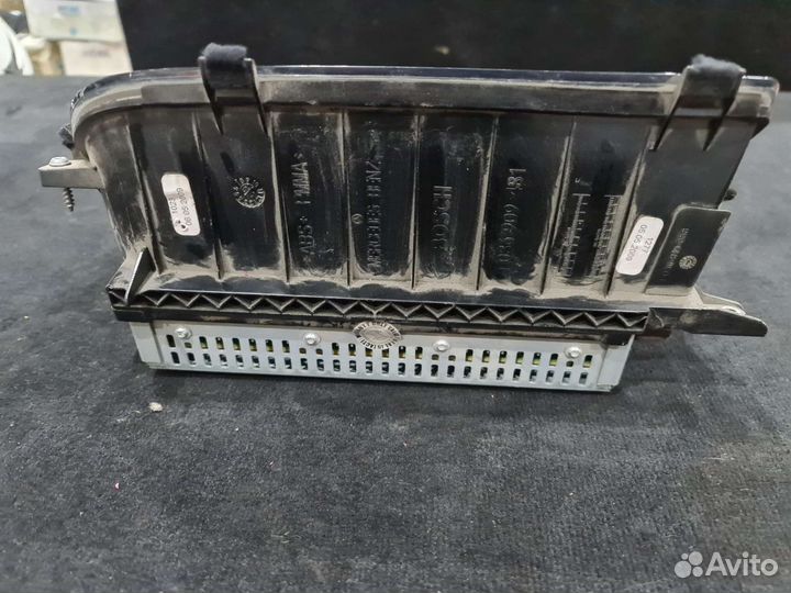 Центральный дисплей Mercedes W221