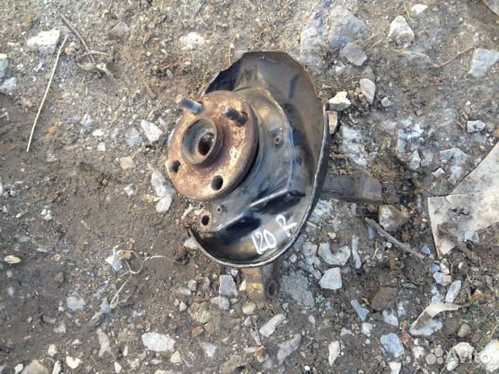 Кулак поворотный Toyota Corolla 120