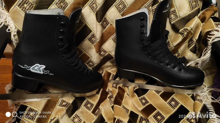 Коньки фигурные fashion black