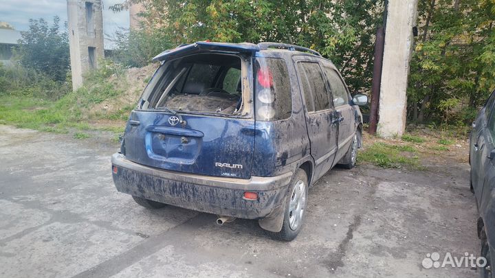 Toyota Raum по запчастям