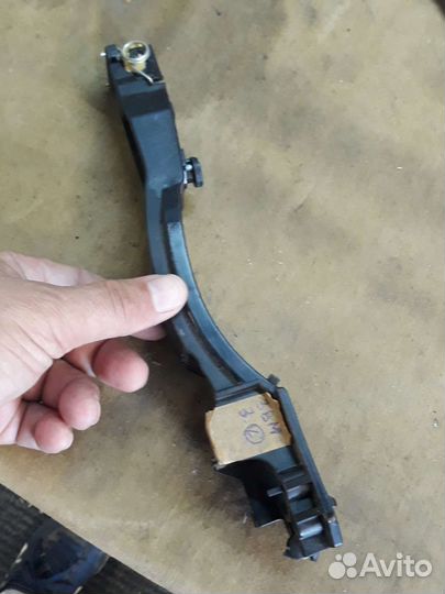 2013-19 Мазда 3 ручка двери зад лев внутренняя BM