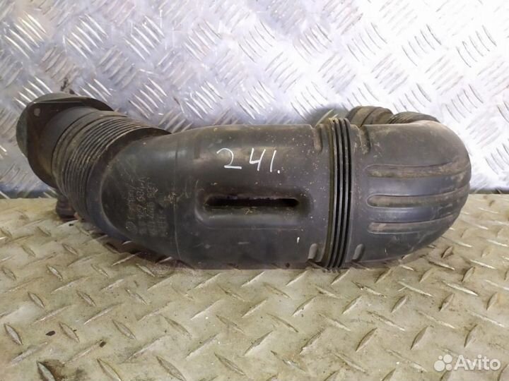 Патрубок воздушного фильтра Volkswagen Touareg 200