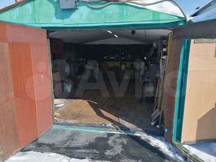 Гараж, > 30 м²