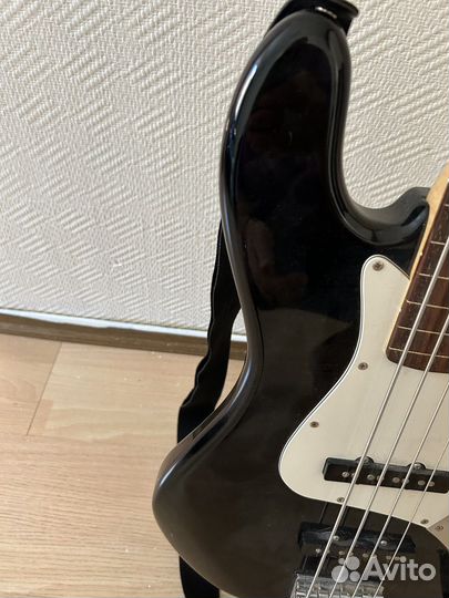 Бас-гитара fender jazz bass безладовая