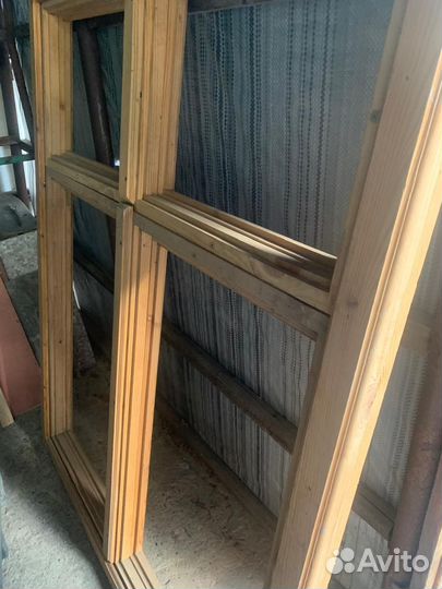 Деревянная оконная рама