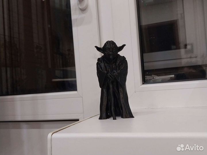 Статуетка йода из пластика