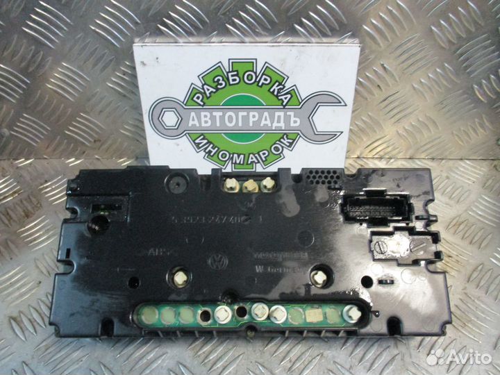 Панель приборов Фольксваген Гольф 3 1992г