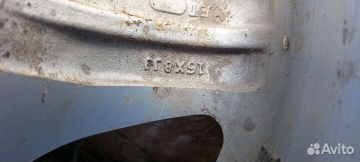 Continental Vanco 235/65 R16