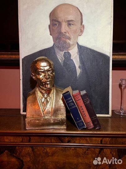 Бюст Ленина