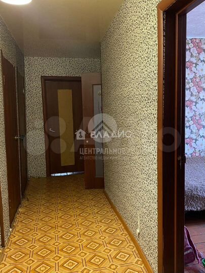 3-к. квартира, 64 м², 1/2 эт.