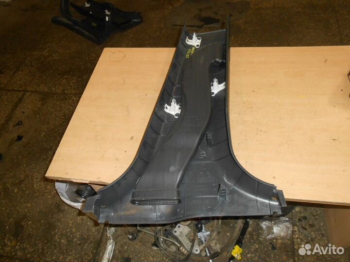 Обшивка стойки центральная левая нижняя