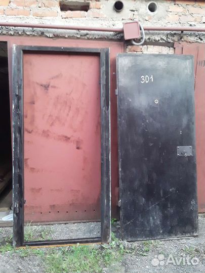 Дверь входная металлическая