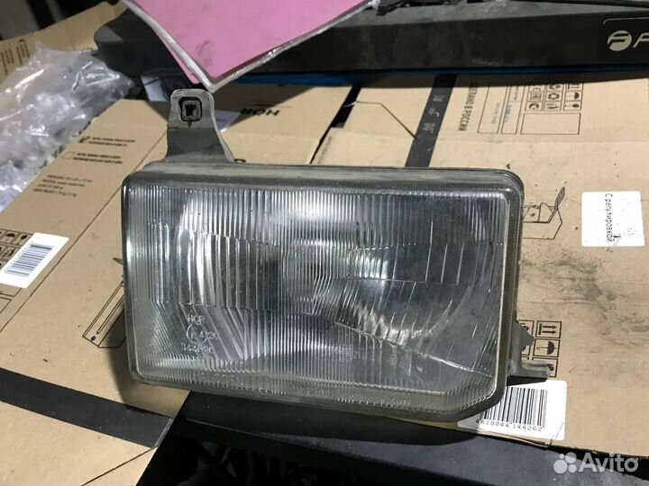 Правая фара Nissan Terrano 1