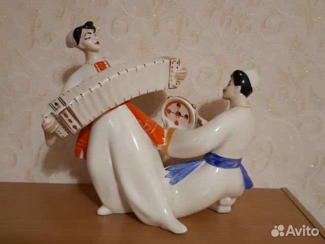 Статуэтка Фарфоровая Плясуны