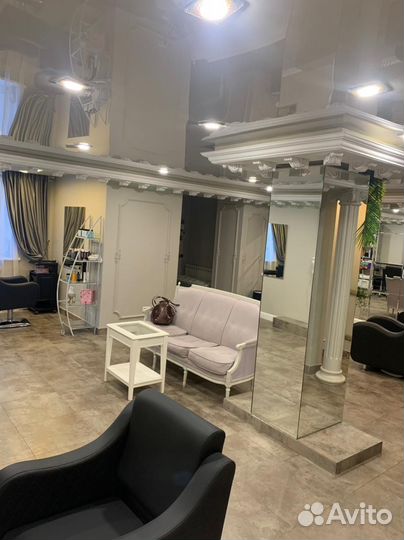 Парикмахерское кресло в аренду