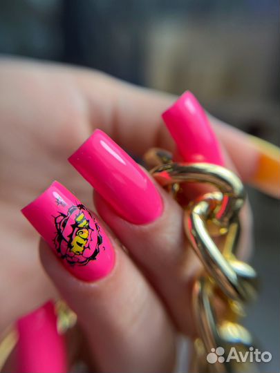 Маникюр, педикюр, брови к опытным мастерам