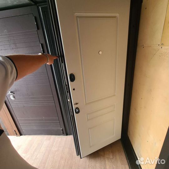 Металлическая дверь бу 860 2050