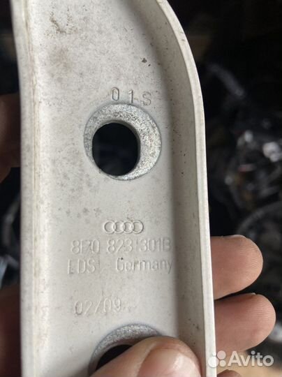 Петля капота левая/правая Audi A3 8p