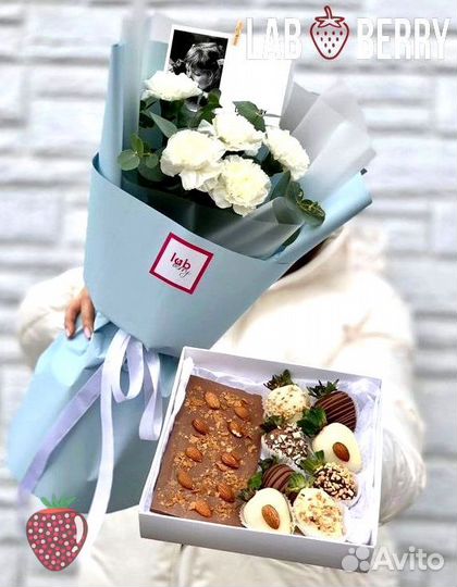 Клубника в шоколаде, букеты из клубники