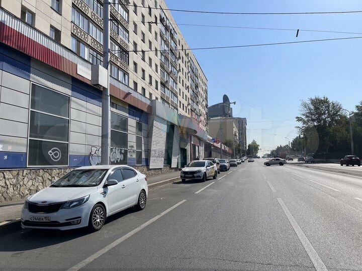 Торговое помещение 438 кв.м. по ул. Революционная