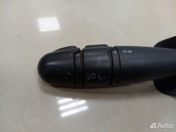 Подрулевой переключатель поворотов Renault Symbol