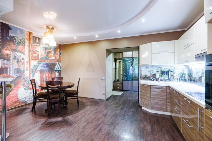 3-к. квартира, 105 м², 3/15 эт.