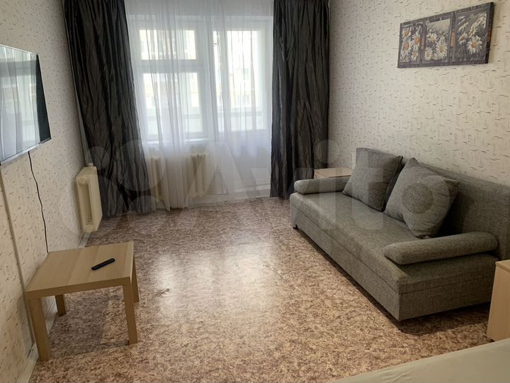 2-к. квартира, 65 м², 1/16 эт.
