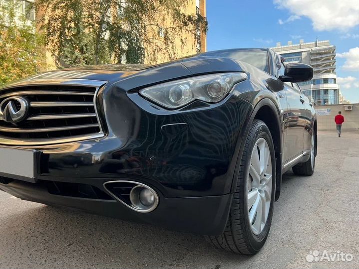 Infiniti FX37 3.7 AT, 2012, 136 121 км