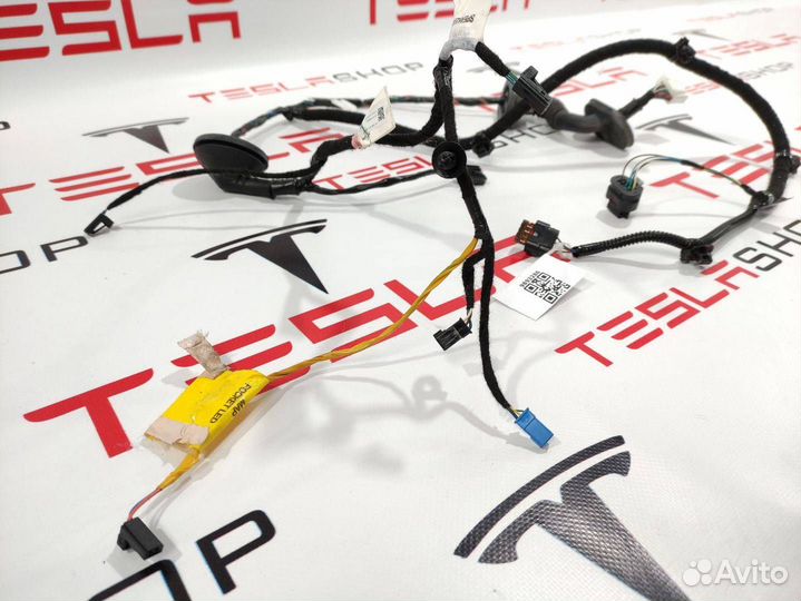 Электропроводка двери Tesla Model 3 2019