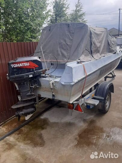 Лодка с мотором