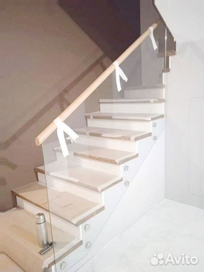 Ограждения лестниц из стекла