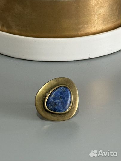 Кольцо с камнем