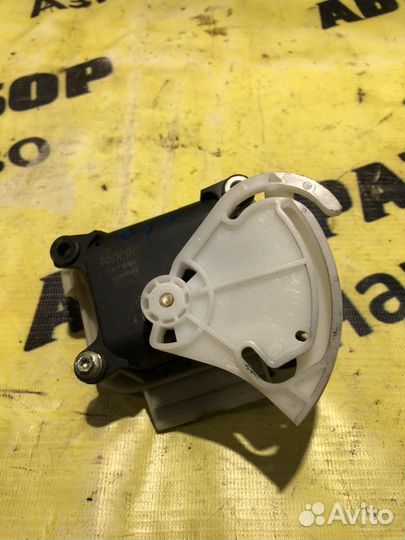 Мотор заслонки печки Volkswagen Passat B5+