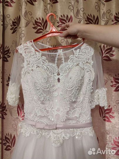 Свадебное платье