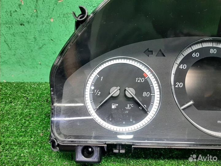 Приборная панель Mercedes Benz C-Class W204 2008