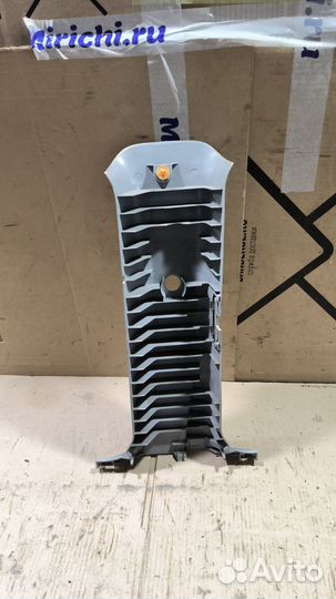 Обшивка салона задняя правая вержняя Honda Stepwgn RF3