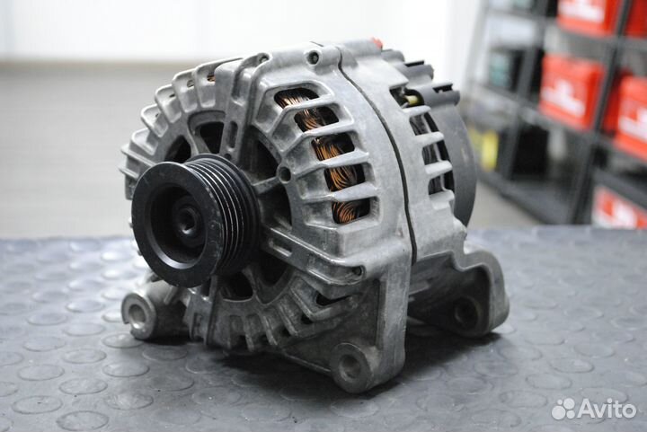 Генератор BMW E90, X1 E84, X3 E83 2.0 Diesel б/у