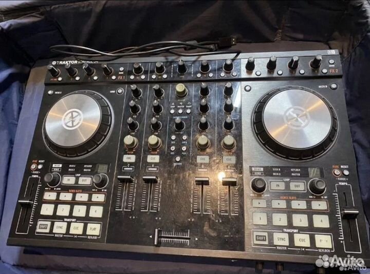 Dj Traktor kontrol s4 mk 2