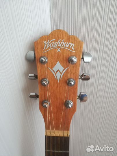 Акустическая гитара