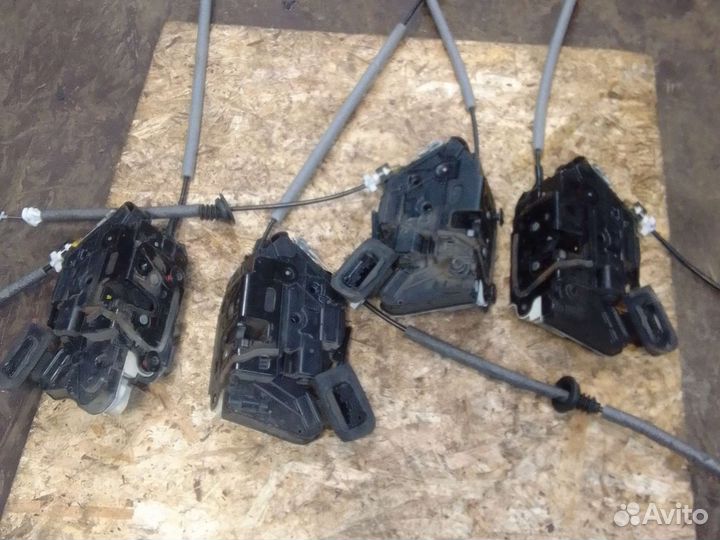 Замок двери skoda rapid, Volkswagen polo