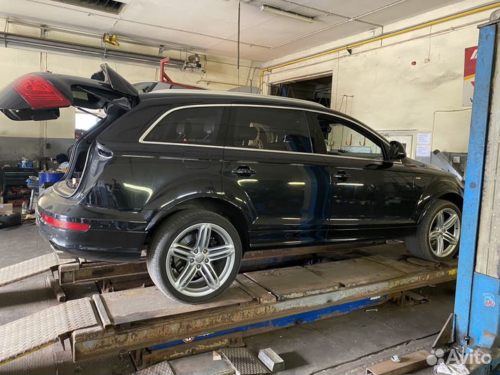 В разбор Audi Q7 4L