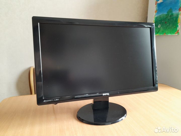 Монитор benq 22 дюйма (DVI / VGA / Full HD)